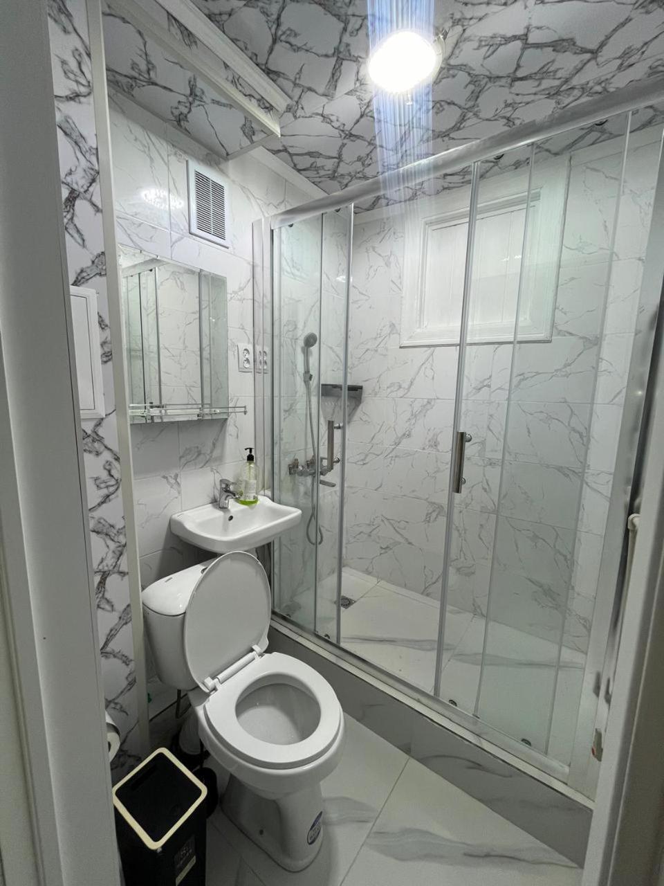 Ахметова 4 Apartman Krasnoye Pole Kültér fotó