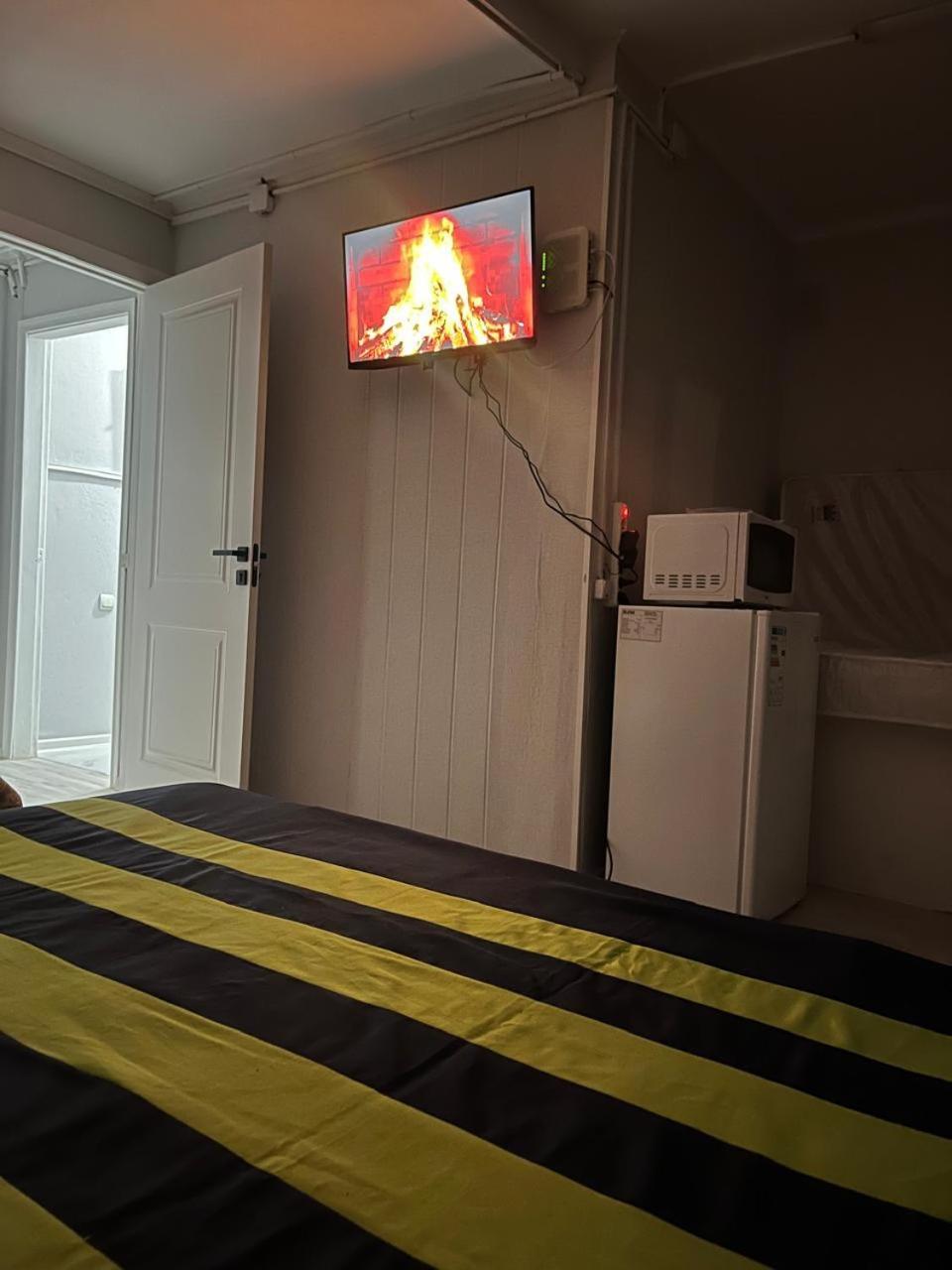 Ахметова 4 Apartman Krasnoye Pole Kültér fotó